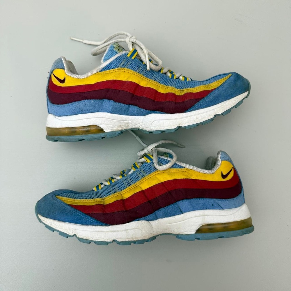 Nike Air Max 95 Zen  sneakers in the University Blue and Team Red Size US 8.5